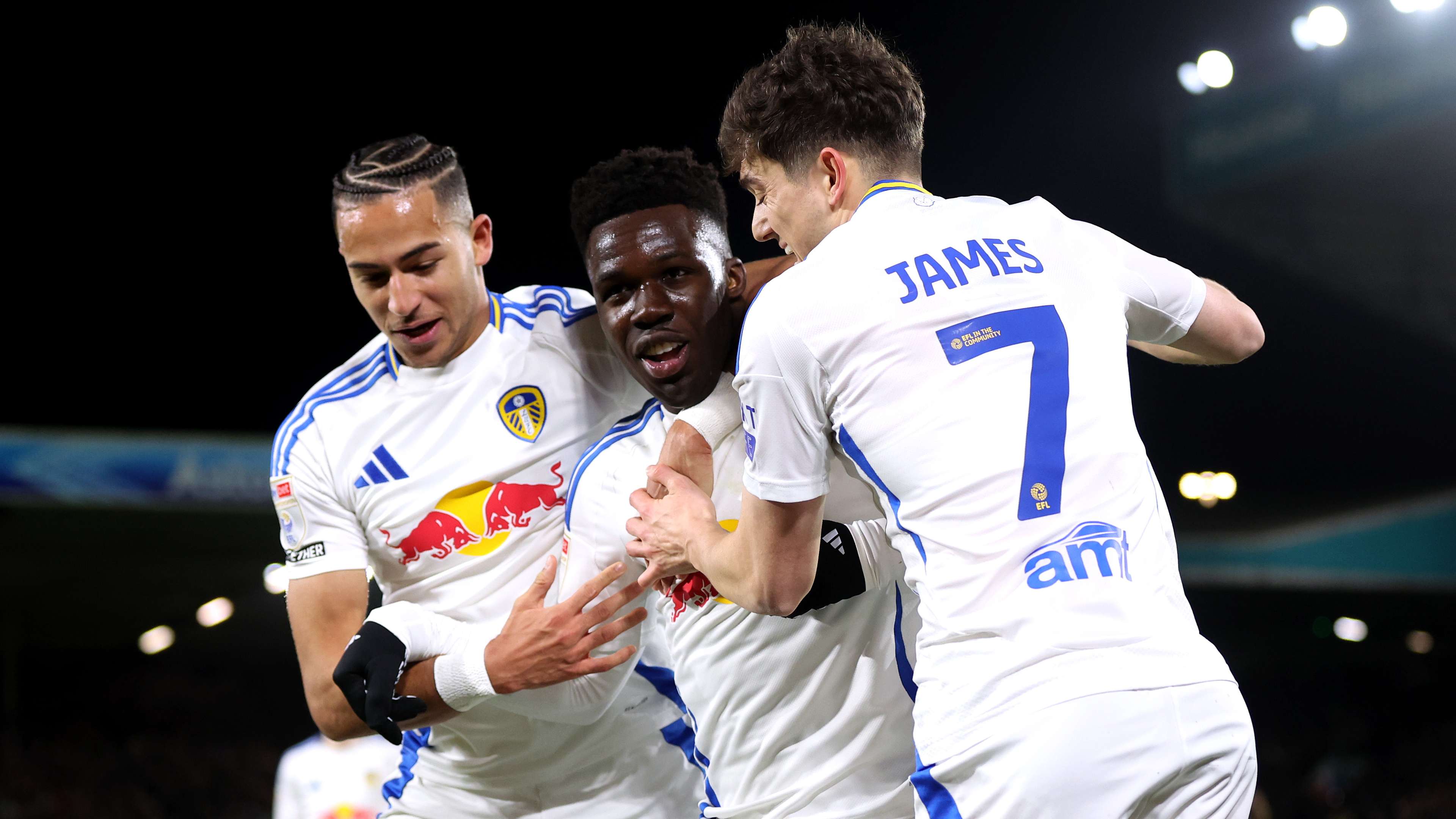 题上与美国 题上与美国